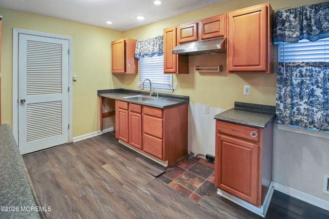 301 Middlesex Street, Toms River, NJ 08757