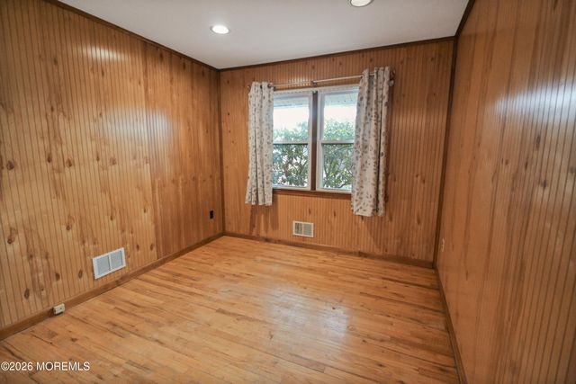 301 Middlesex Street, Toms River, NJ 08757