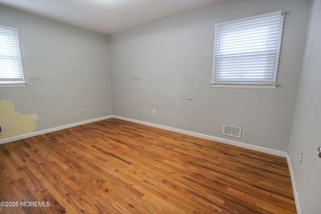 301 Middlesex Street, Toms River, NJ 08757