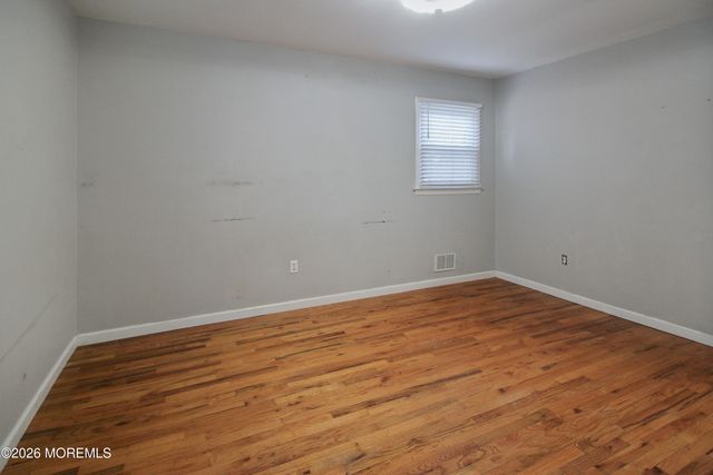 301 Middlesex Street, Toms River, NJ 08757