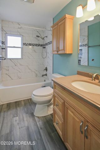 301 Middlesex Street, Toms River, NJ 08757