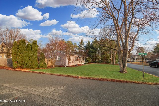 301 Middlesex Street, Toms River, NJ 08757