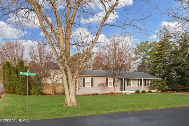 301 Middlesex Street, Toms River, NJ 08757