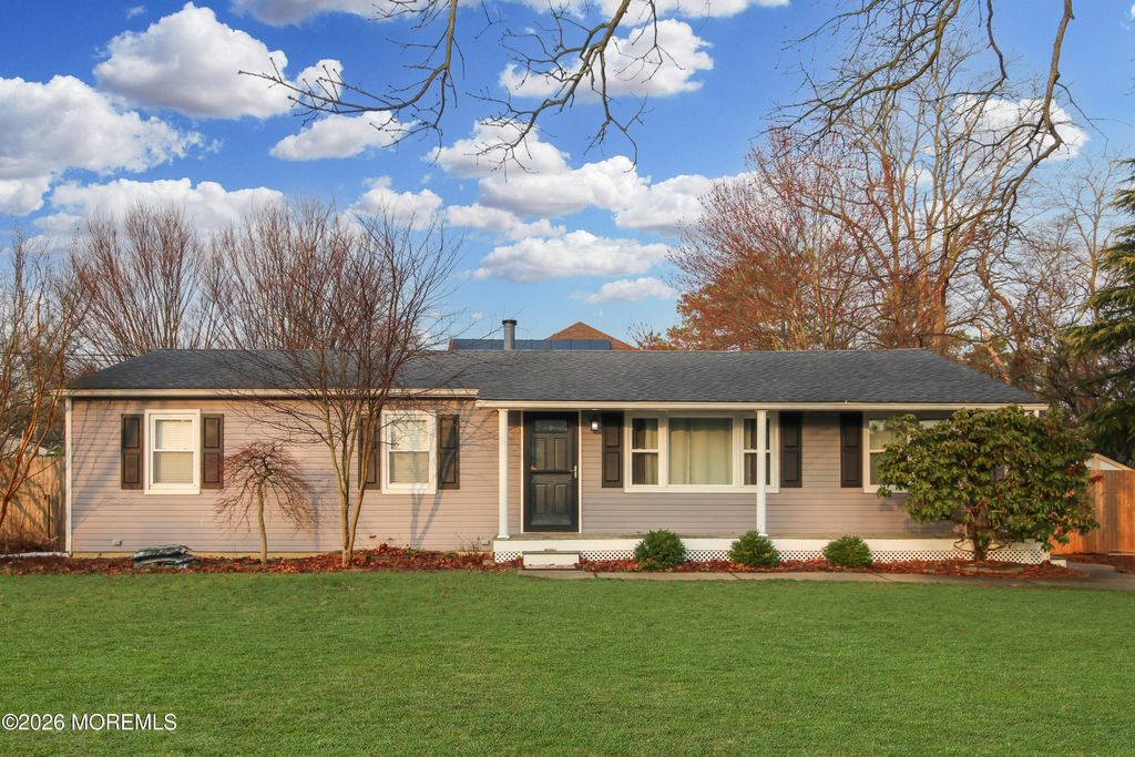 301 Middlesex Street, Toms River, NJ 08757