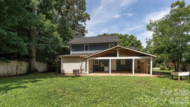 4900 Carriage Drive Circle, Charlotte, NC 28205