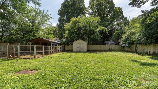 4900 Carriage Drive Circle, Charlotte, NC 28205