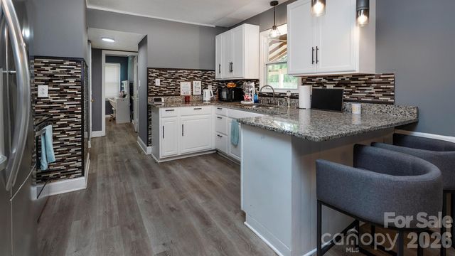 4900 Carriage Drive Circle, Charlotte, NC 28205