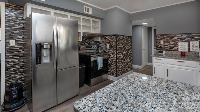 4900 Carriage Drive Circle, Charlotte, NC 28205