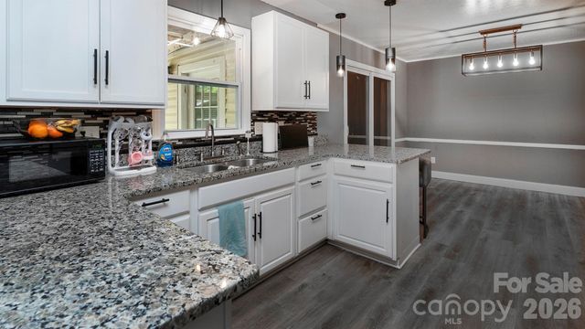 4900 Carriage Drive Circle, Charlotte, NC 28205