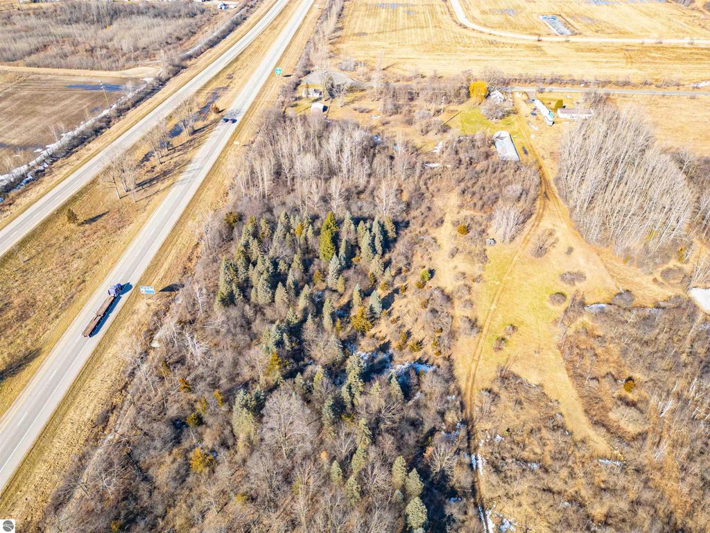 Image 10 of property listing at 5612 E Remus Road, Mt Pleasant, MI 48858