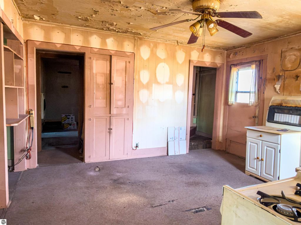 Image 34 of property listing at 5612 E Remus Road, Mt Pleasant, MI 48858