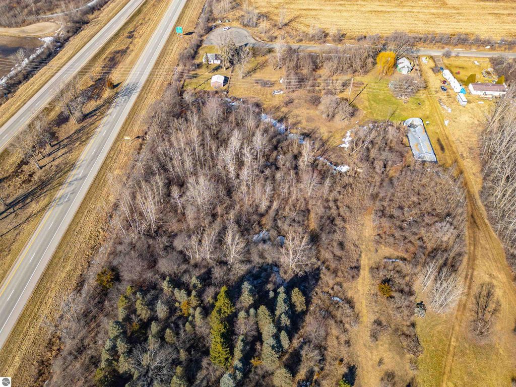 Image 6 of property listing at 5612 E Remus Road, Mt Pleasant, MI 48858