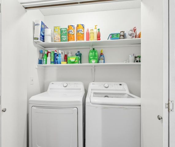 2010 N Woodchuck St, Wichita, KS 67212