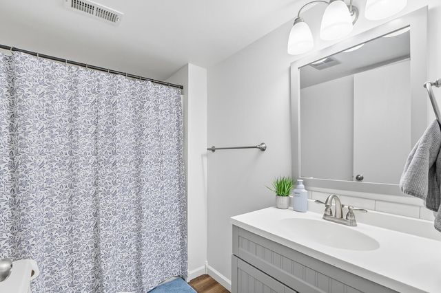 2010 N Woodchuck St, Wichita, KS 67212