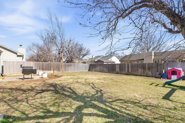 2010 N Woodchuck St, Wichita, KS 67212