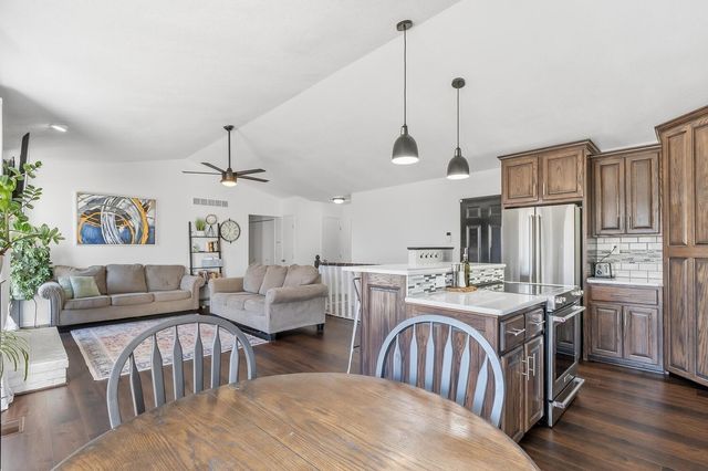 2010 N Woodchuck St, Wichita, KS 67212