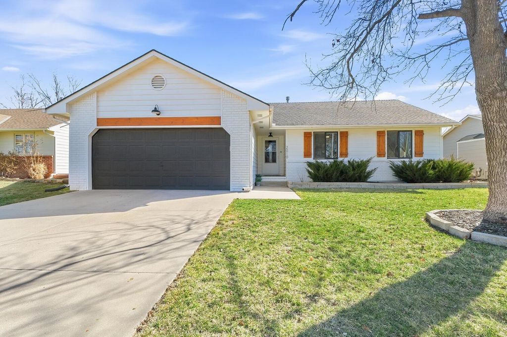 2010 N Woodchuck St, Wichita, KS 67212