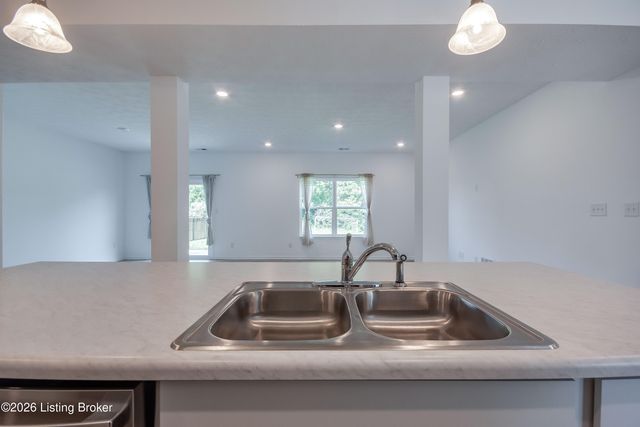 17010 Meander Way, Louisville, KY 40245