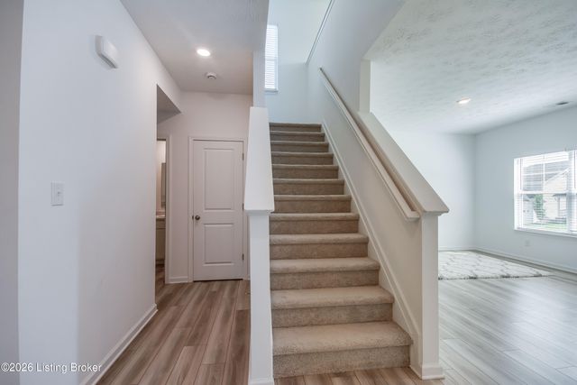 17010 Meander Way, Louisville, KY 40245