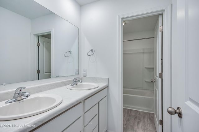 17010 Meander Way, Louisville, KY 40245