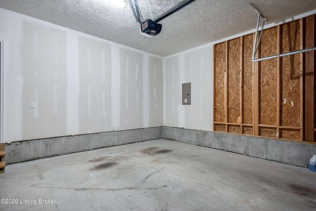 17010 Meander Way, Louisville, KY 40245