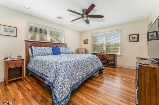 5 Marudy Dr, Clinton Town, NJ 08809