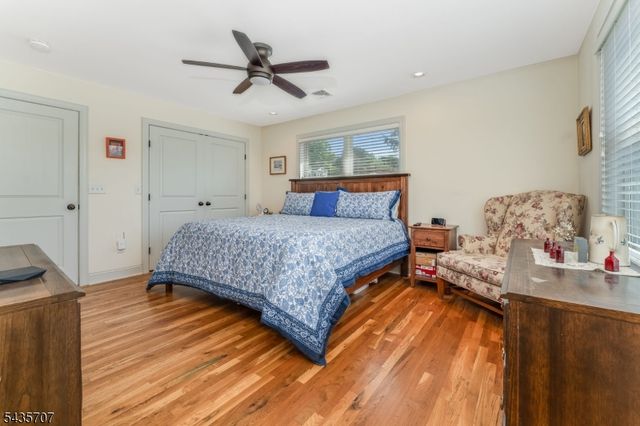 5 Marudy Dr, Clinton Town, NJ 08809