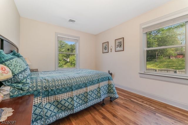 5 Marudy Dr, Clinton Town, NJ 08809