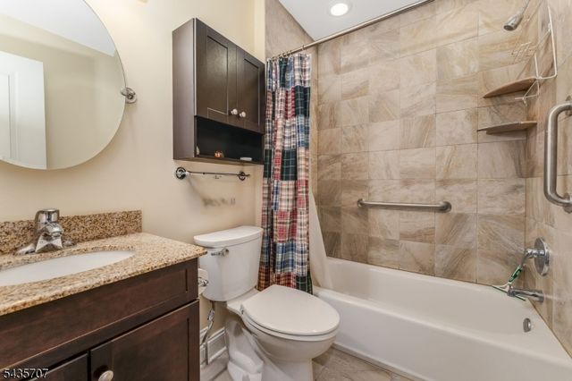 5 Marudy Dr, Clinton Town, NJ 08809