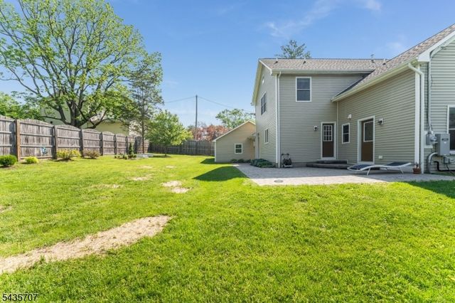 5 Marudy Dr, Clinton Town, NJ 08809