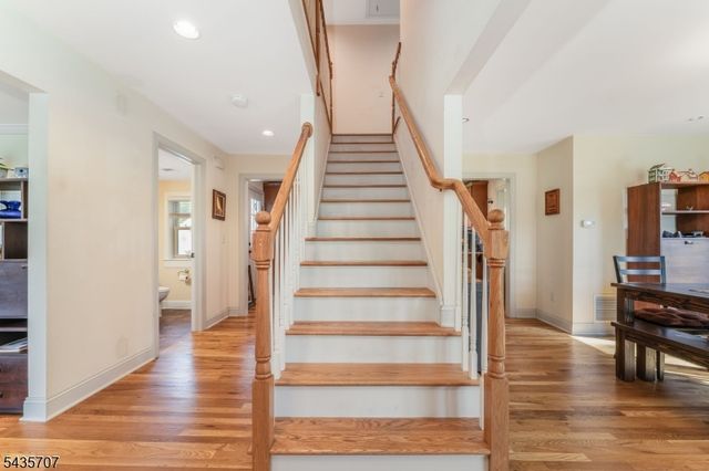 5 Marudy Dr, Clinton Town, NJ 08809