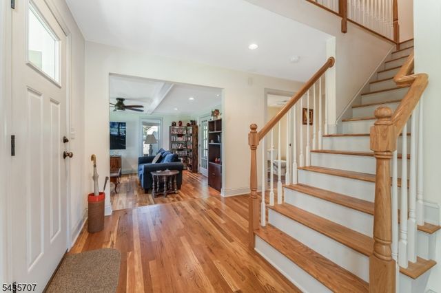5 Marudy Dr, Clinton Town, NJ 08809