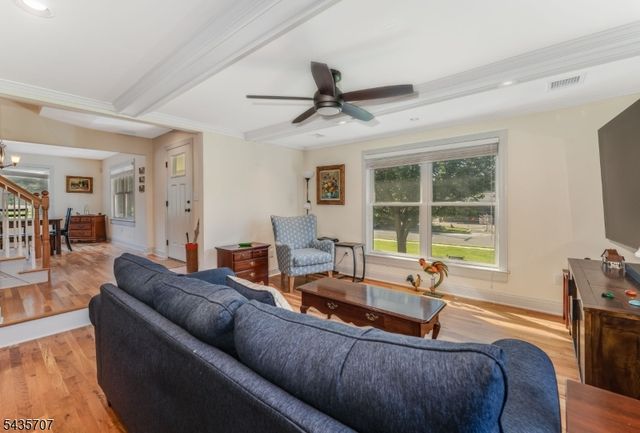 5 Marudy Dr, Clinton Town, NJ 08809