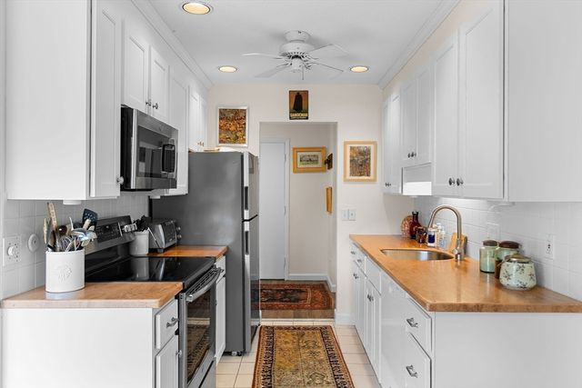 1210 Greendale Ave 340, Needham, MA 02492