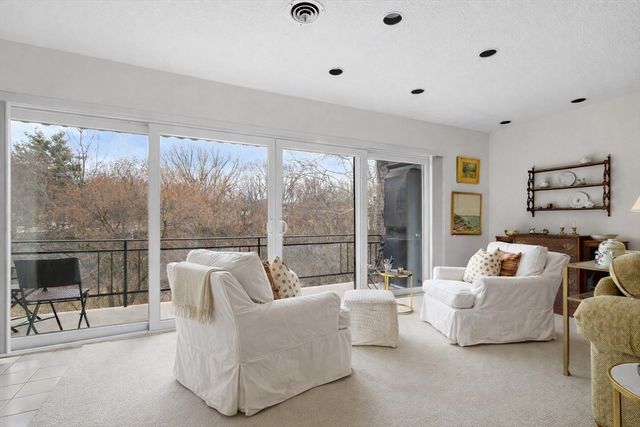 1210 Greendale Ave 340, Needham, MA 02492