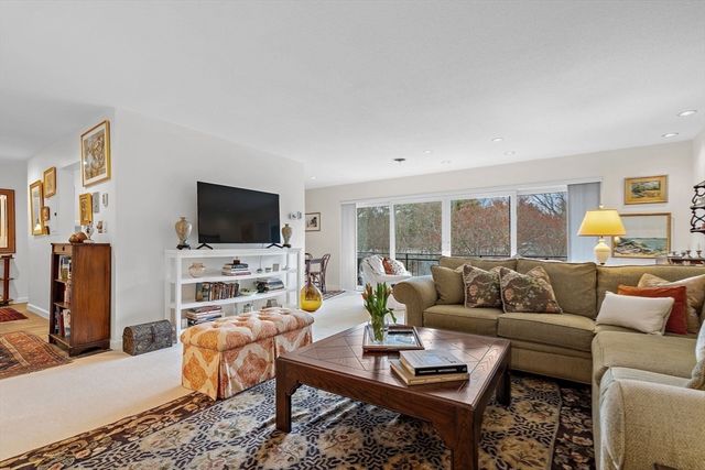 1210 Greendale Ave 340, Needham, MA 02492