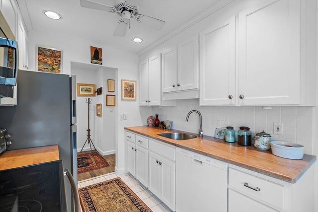 1210 Greendale Ave 340, Needham, MA 02492