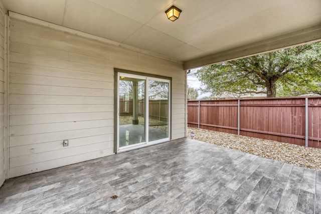 1100 Hyde Park DR, Round Rock, TX 78665