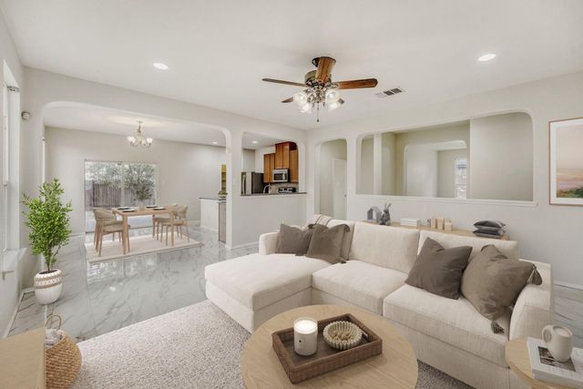 1100 Hyde Park DR, Round Rock, TX 78665