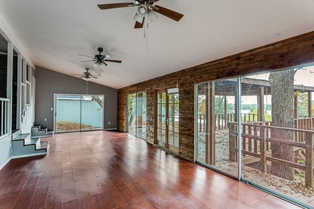 1612 Woodview Drive, Alvarado, TX 76009