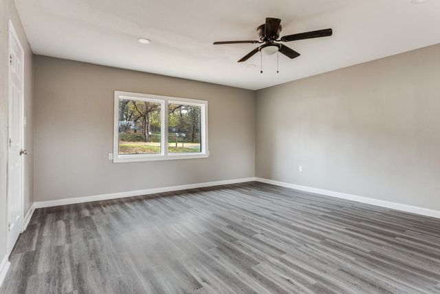 1612 Woodview Drive, Alvarado, TX 76009
