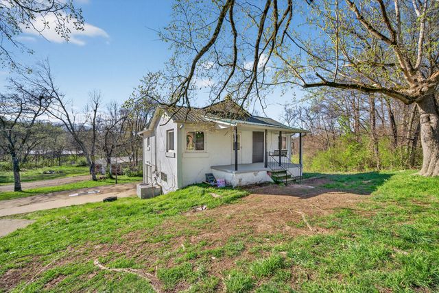 8294 Lawrenceburg Hwy, Mount Pleasant, TN 38474