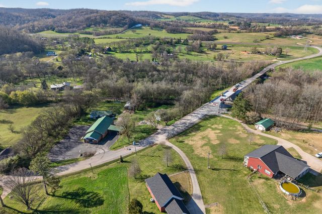 8294 Lawrenceburg Hwy, Mount Pleasant, TN 38474