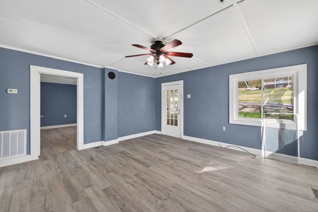 8294 Lawrenceburg Hwy, Mount Pleasant, TN 38474