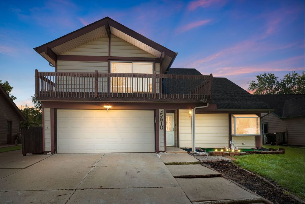 5810 Easton Court, Hanover Park, IL 60133