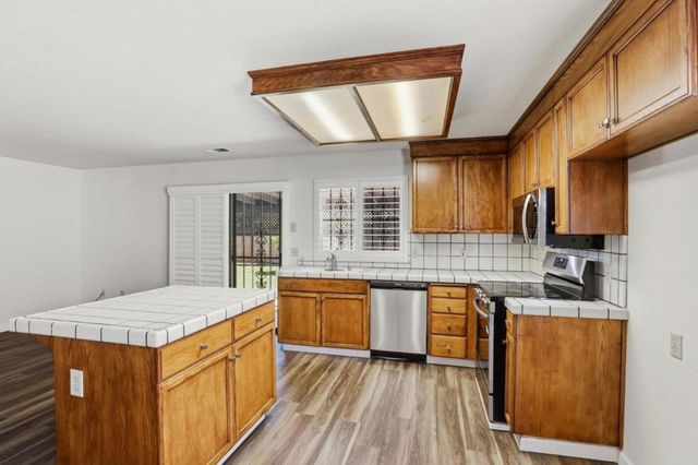 2308 Hammertown Drive, Stockton, CA 95210