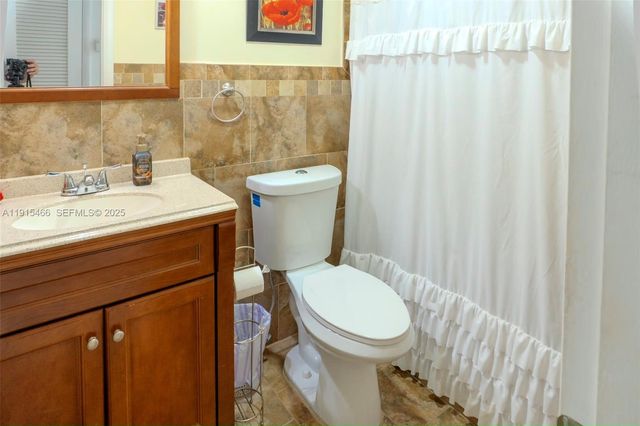 122 NE 204th Street 3, Miami Gardens, FL 33179