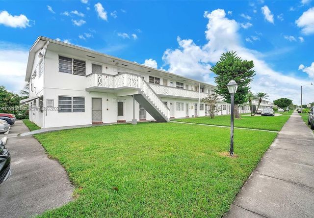 122 NE 204th Street 3, Miami Gardens, FL 33179