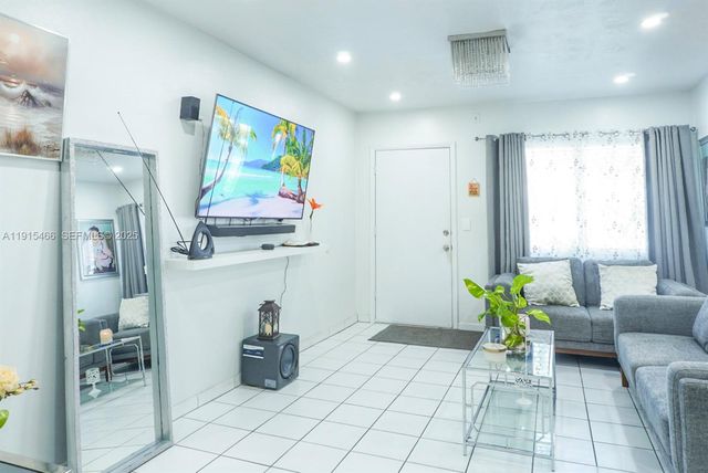122 NE 204th Street 3, Miami Gardens, FL 33179