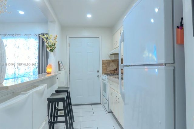 122 NE 204th Street 3, Miami Gardens, FL 33179